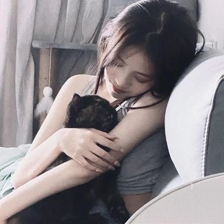 「再见」中的女人